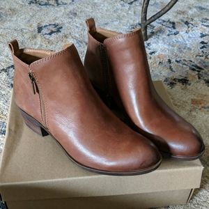 Lucky Brand Basel Out zip shooties